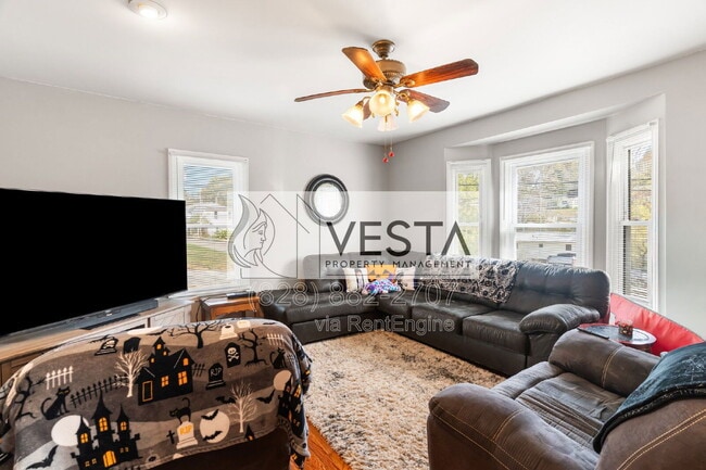 Photo - 241 N Main St