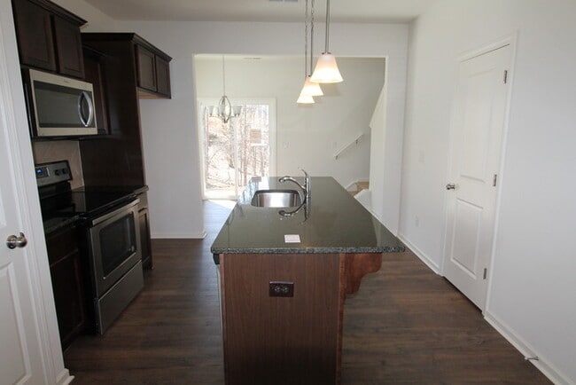 Photo - 2BD Townhome minutes from Downtown Pinevil...