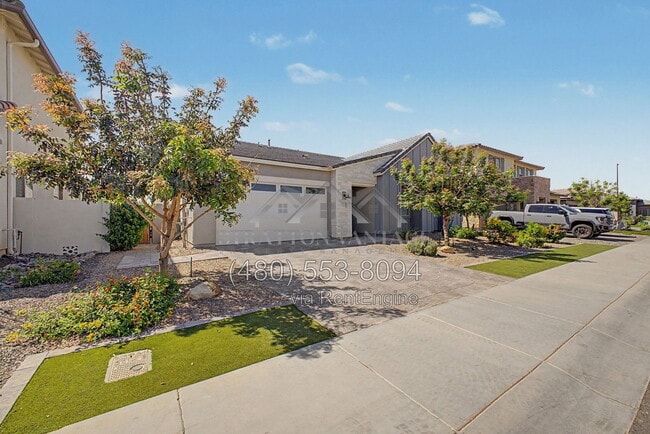 1461 E San Carlos Way