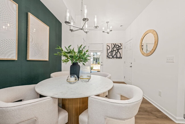 Wayford at Pringle Towns apartments — community photo
