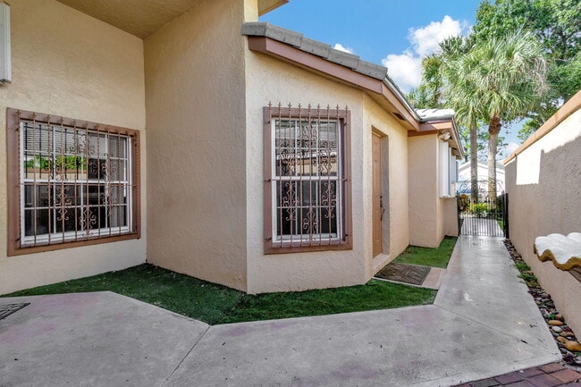 Photo - 129 Harbor Lake Cir