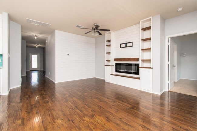 Photo - 4831 Rosaline Dr