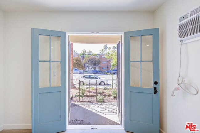 Photo - 12349 Riverside Dr