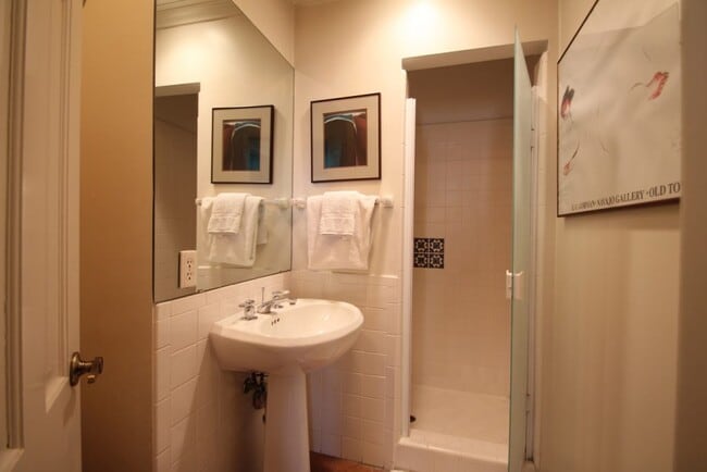 Photo - 318 San Pasquale Ave NW