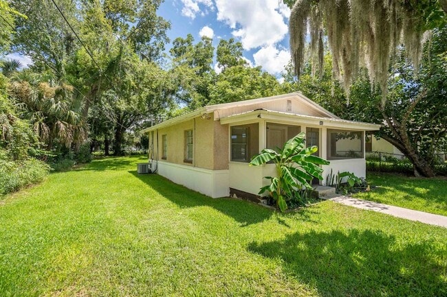 Photo - 347 Lena St