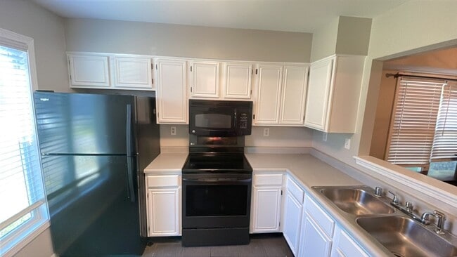 Building Photo - 10502 Bay Pointe Ct Unit 1