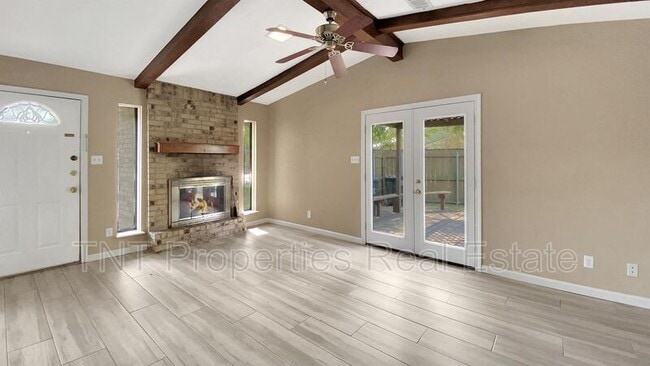 Photo - 605 San Saba Ct