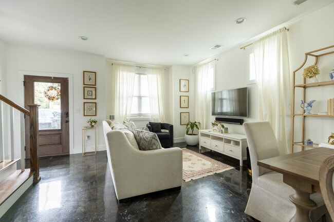 Photo - 1211B Litton Ave