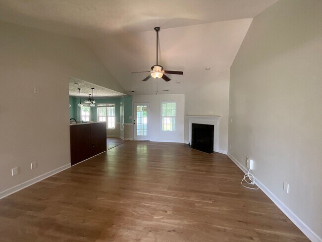 Photo - 404 Windover Dr