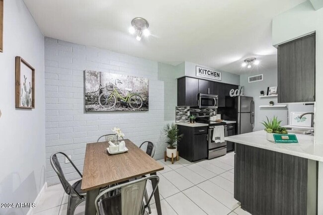 Photo - 1220 N 44th St Unidad 2