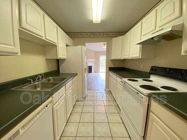 Photo - 1366 Pinnacle Ln