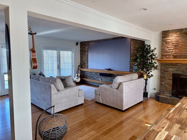 Photo - 72 Carson Ave Unit B