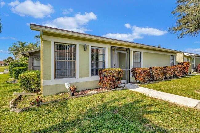 Building Photo - 4385 Willow Brook Cir