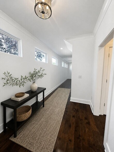 Photo - 673 Park St