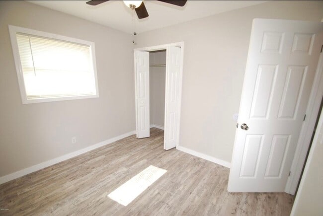 Photo - 1710 Drake Ave
