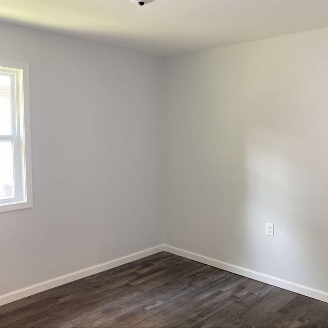 Photo - 611 W 17th St