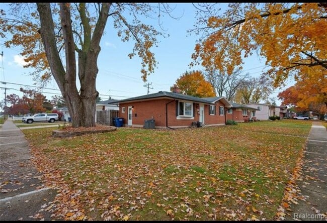 Photo - 34423 Tonquish Trail