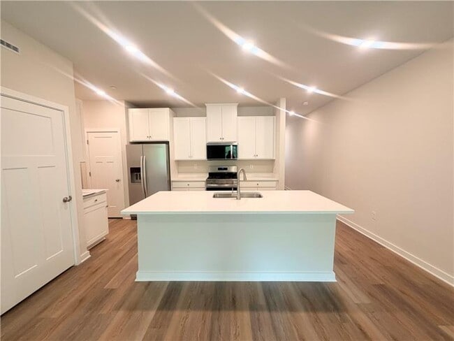 Photo - 143 Scotland Ln