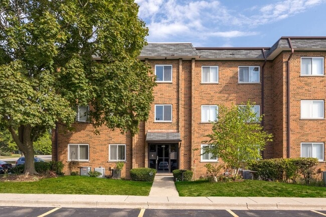 Building Photo - 900 Casey Ct Unit 27-06 Rental