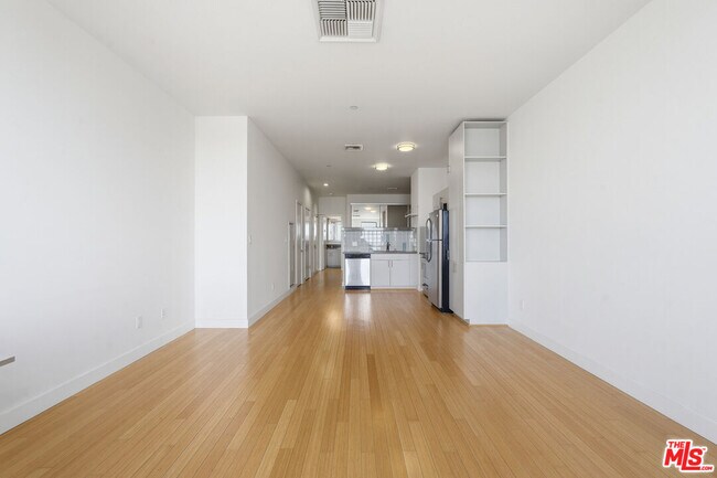 3810 Wilshire Blvd Unidad 1609