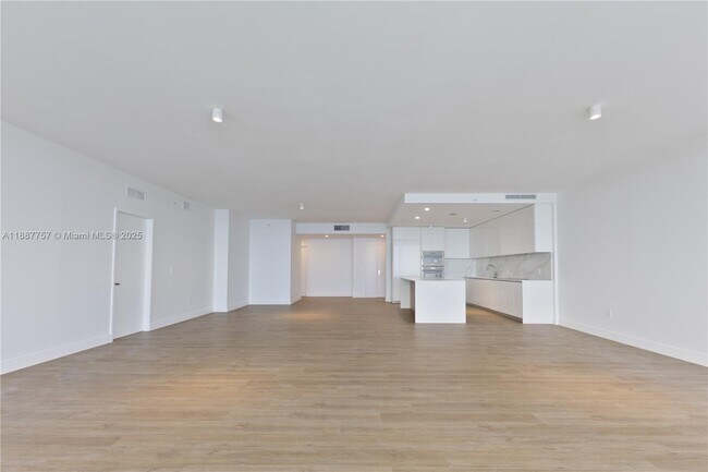 Photo - 700 NE 24th St Unit 5402