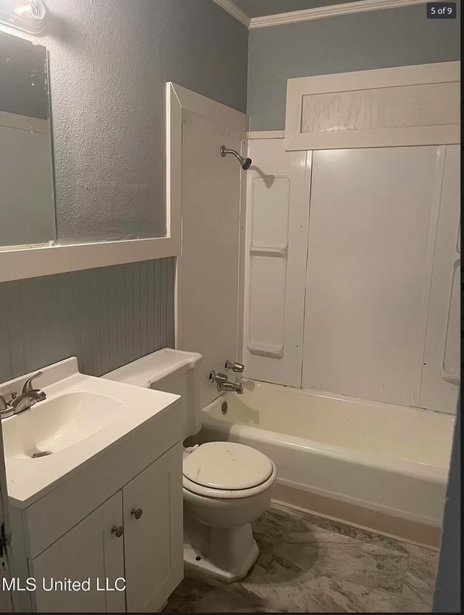 Photo - HUD Friendly | 3 Bed 1.5 Bath | Available ...