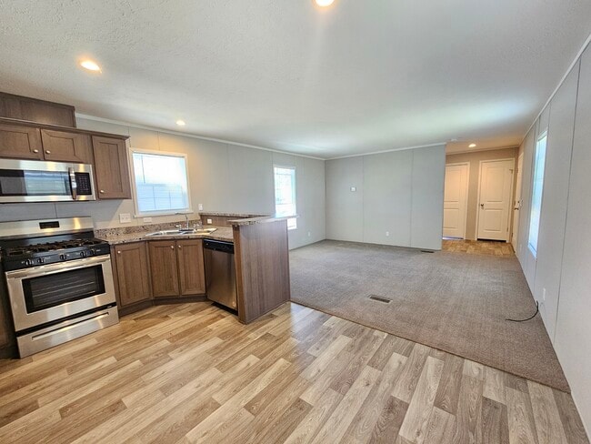 Photo - 2344 Dogwood St