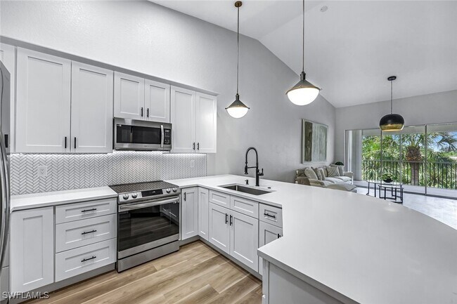 Building Photo - 7741 Pebble Creek Cir Unit 302