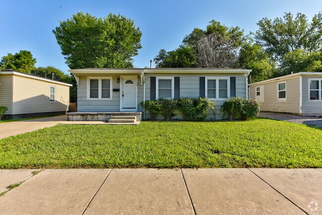 Building Photo - 1227 Iowa St Rental