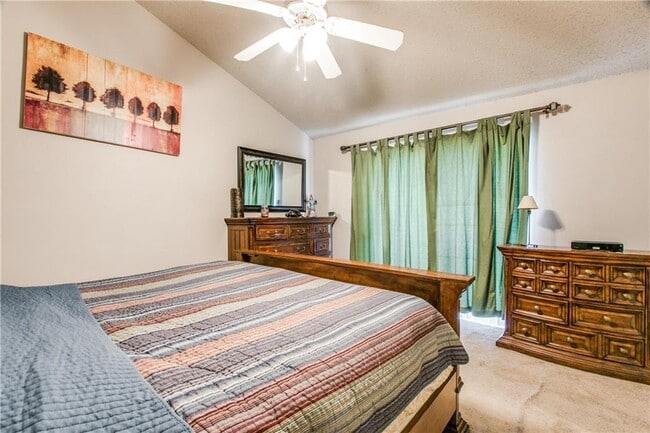 Photo - 545 Prairie Dell St