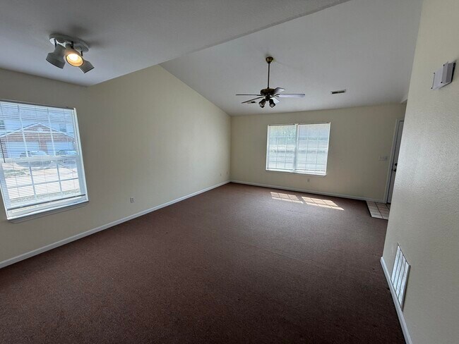 1326 N Frideriki Dr