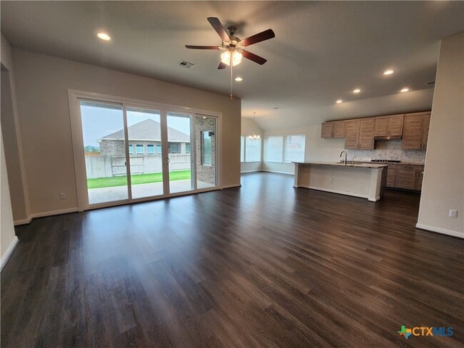 Photo - 2209 Hoja Ave