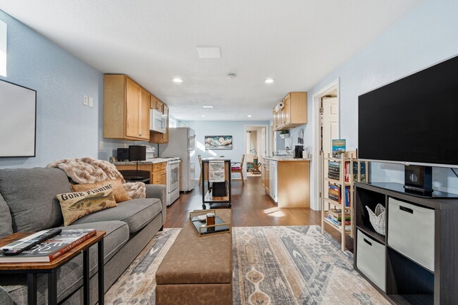 1556 S Field Ct Unidad Wonderland