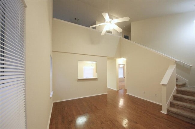 3933 Upper Passage Ln