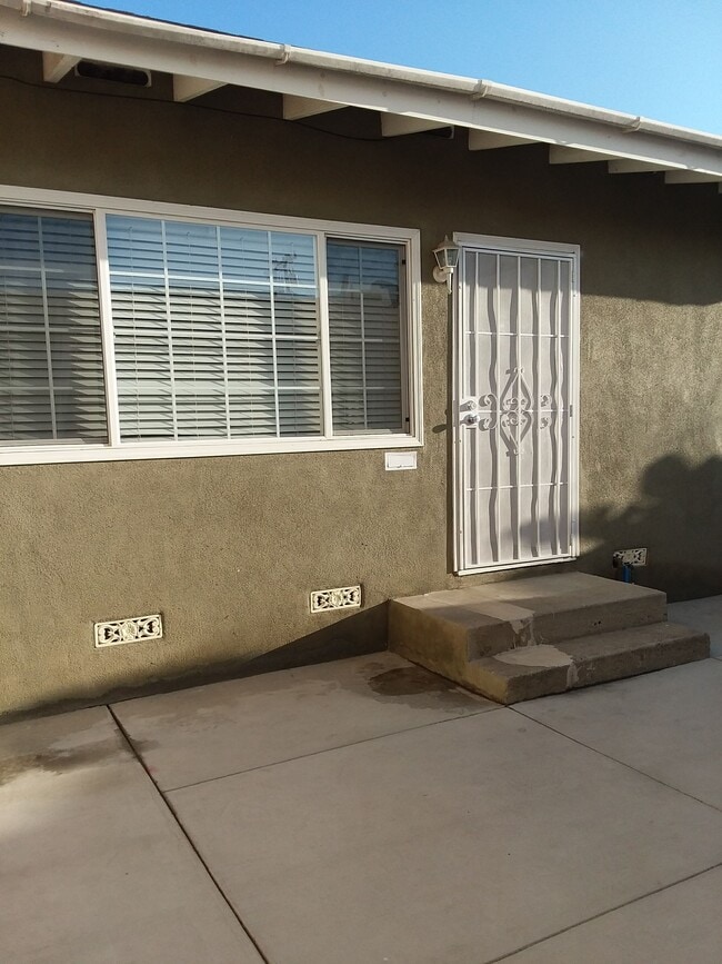 Photo - 4460 137th St Unit B