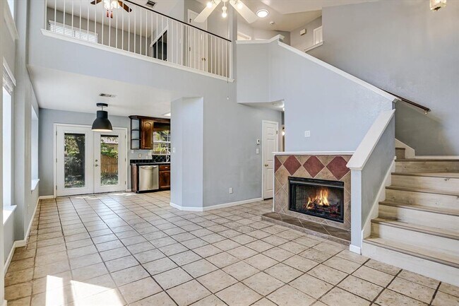 Photo - 17253 Tobermory Dr