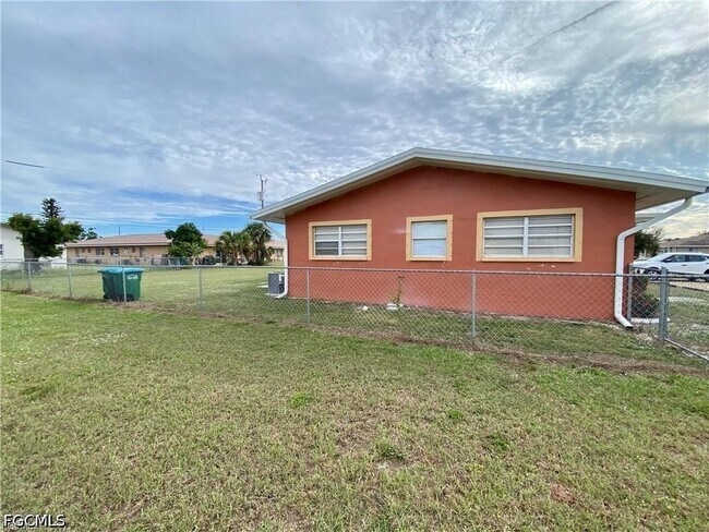 4819 Marine Dr