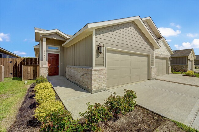 Building Photo - 9848 Grosbeak Ln