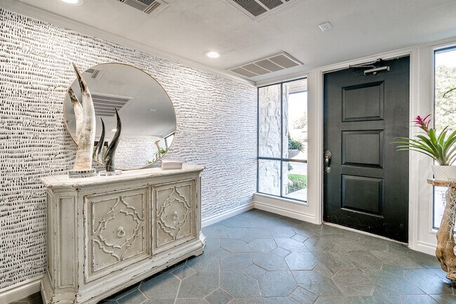 Photo - Nichols on Sherwood