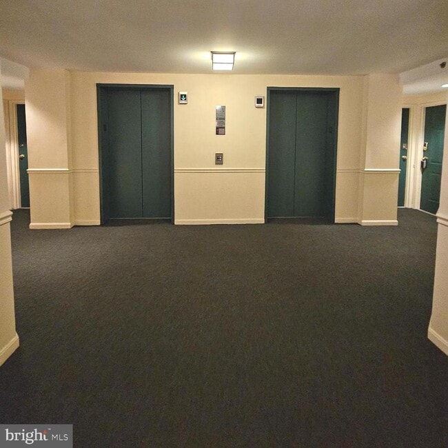 Building Photo - 505 E Braddock Rd Unit 608