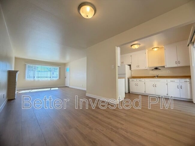 Photo - 206 Rosemary Ln