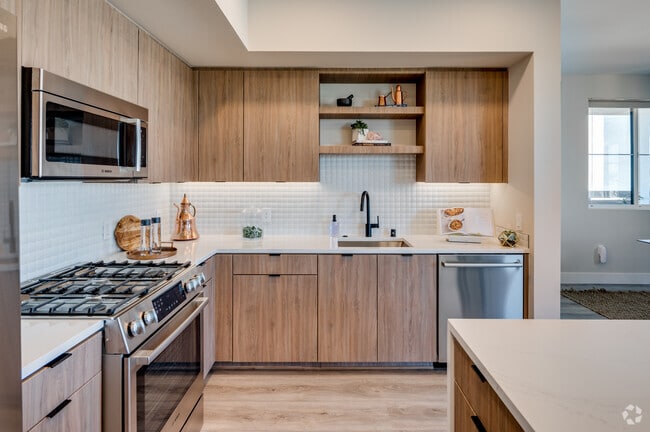 2 BR, 2 BA - Prado West - Prado West