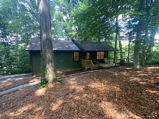 Building Photo - Beautifully Remodeled 3-Bedroom Home with ...