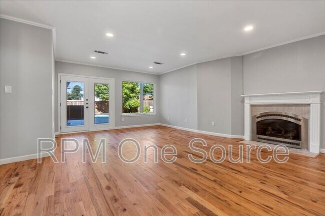 Photo - 3109 Lynbrook Dr