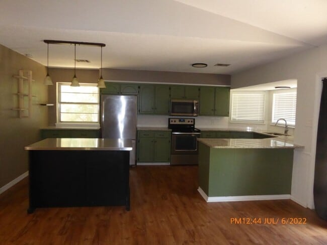 Photo - 2315 NE Village Dr