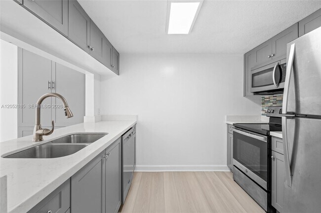 Photo - 280 SW 20th Rd Unit 504