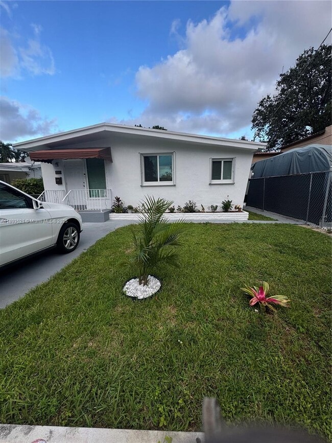 Building Photo - 2311 SW 58th Ave Unit APT 2