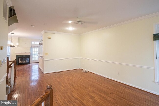 Building Photo - 719 N Vermont St Rental