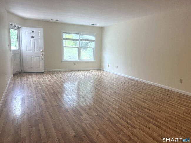 Photo - 37 Greenwich Ave Unit 2-6