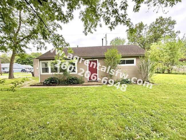 Building Photo - 3 Bedroom House